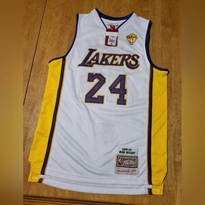 NWT Kobe Bryant #24 Lakers Finals (2009-10) Size Small